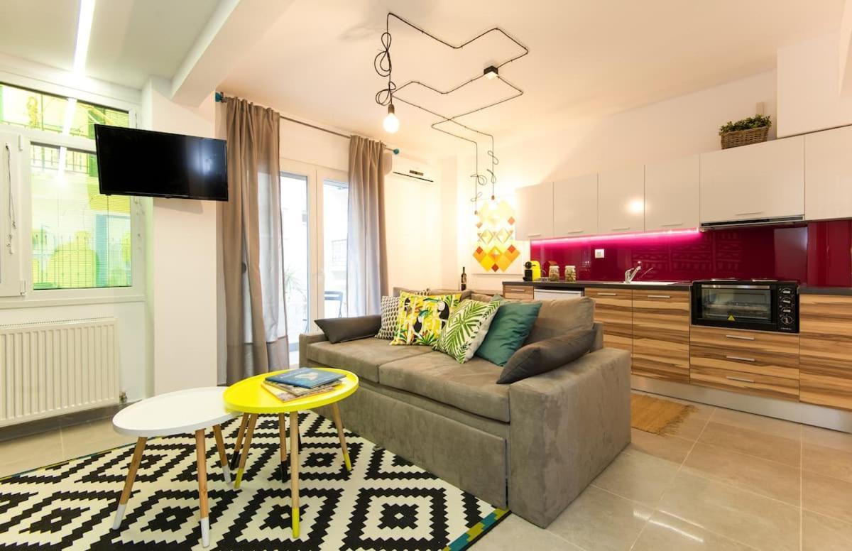 Mazi Rooms Venizelou Tesalónica Exterior foto
